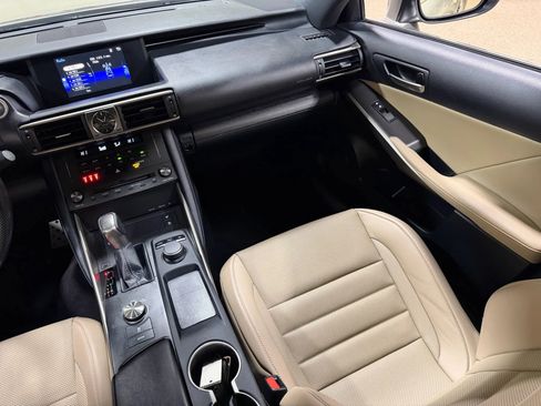 Used 2020 Lexus IS 300 F Sport image 47