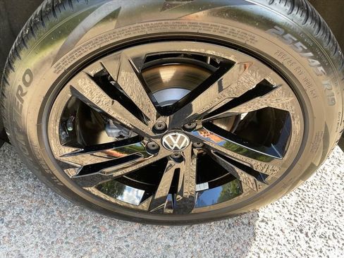 Used 2023 Volkswagen Tiguan SE R-Line FWD image 10