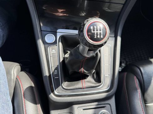 Used 2016 Volkswagen GTI SE image 33