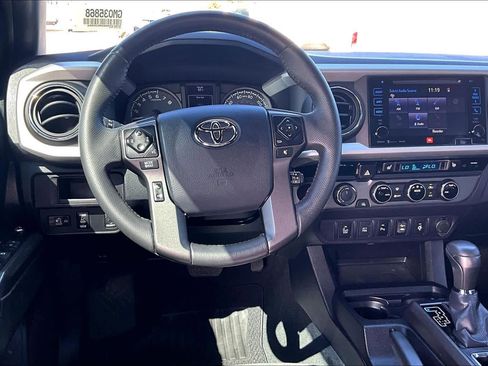 Used 2016 Toyota Tacoma TRD Off-Road image 6