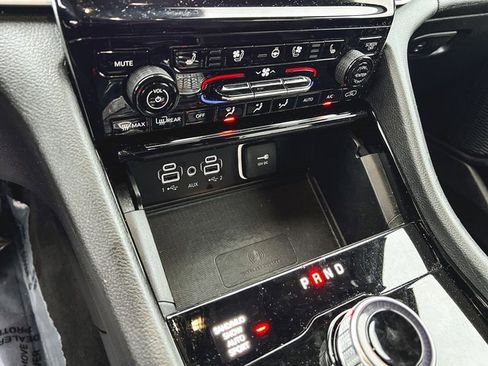 Used 2023 Jeep Grand Cherokee Limited w/ Luxury Tech Group II image 20