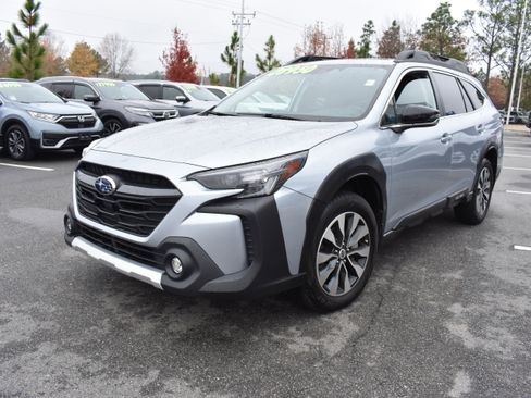 Used 2023 Subaru Outback Limited image 5