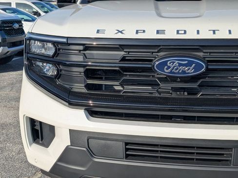New 2025 Ford Expedition Active image 10