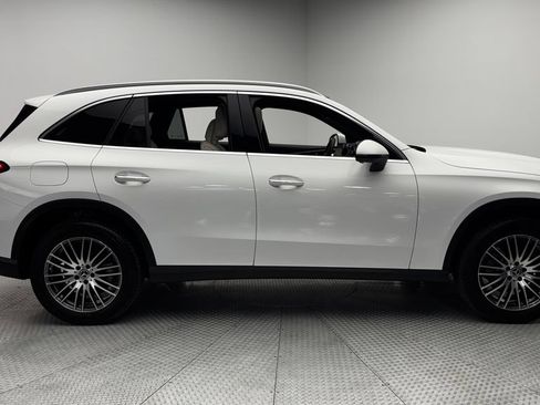 Used 2025 Mercedes-Benz GLC 300 4MATIC image 52