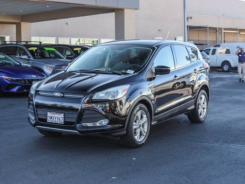 Used 2016 Ford Escape SE w/ SE Cold Weather Package image 3
