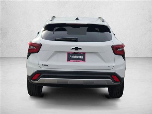 New 2026 Chevrolet Trax LT w/ Sunroof Package image 8