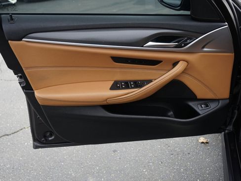 Used 2023 BMW 540i w/ M Sport Package image 26