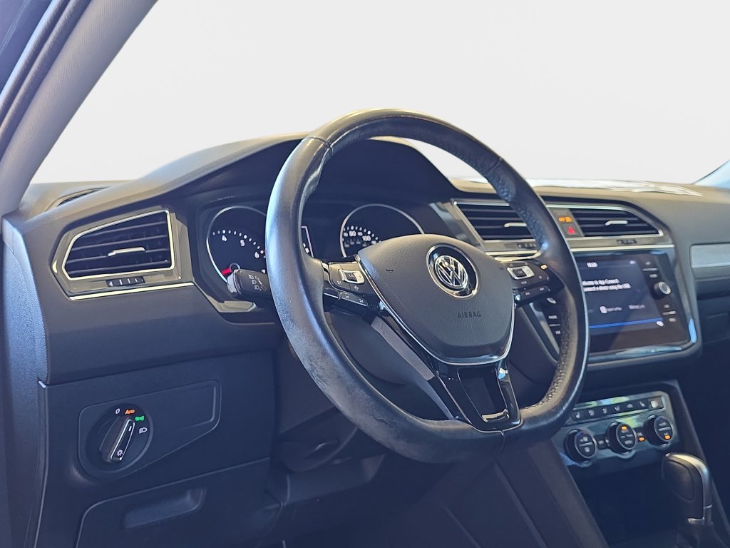 Used 2019 Volkswagen Tiguan SE AWD/4WD image 18