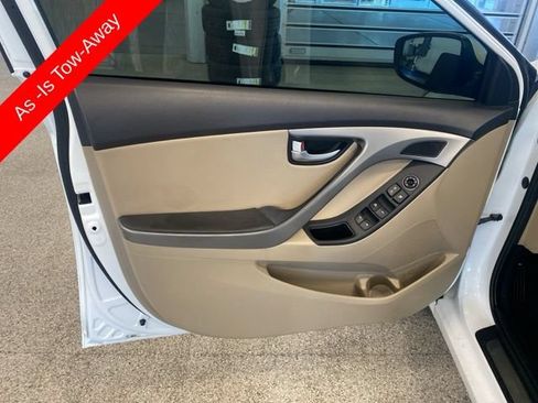 Used 2015 Hyundai Elantra Limited w/ Option Group 05 FWD image 23