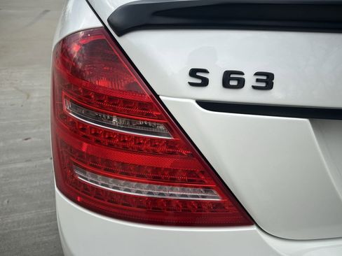 Used 2013 Mercedes-Benz S 63 AMG image 19
