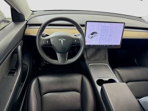 Used 2021 Tesla Model 3 Standard Range image 17