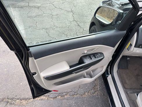 Used 2020 Kia Sedona L image 35