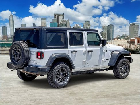 Used 2024 Jeep Wrangler Unlimited Sport AWD/4WD image 4