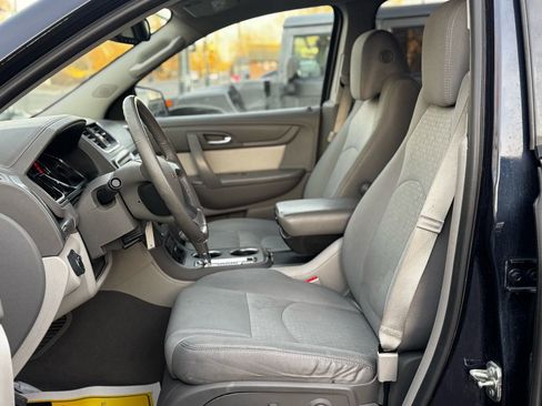 Used 2016 GMC Acadia SLE image 19