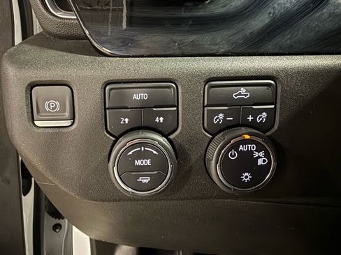 Used 2022 Chevrolet Silverado 1500 LT w/ Protection Package image 15