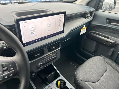 New 2025 Ford Maverick XLT w/ XLT Luxury Package image 29