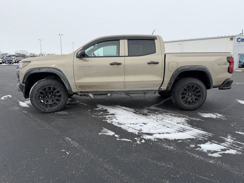 Used 2024 Chevrolet Colorado Trail Boss w/ Technology Package image 4