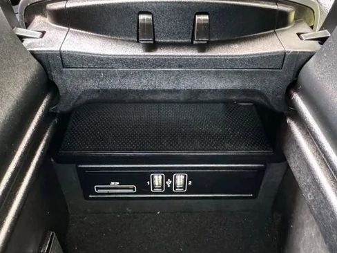 Used 2015 Mercedes-Benz C 300 4MATIC Sedan image 38