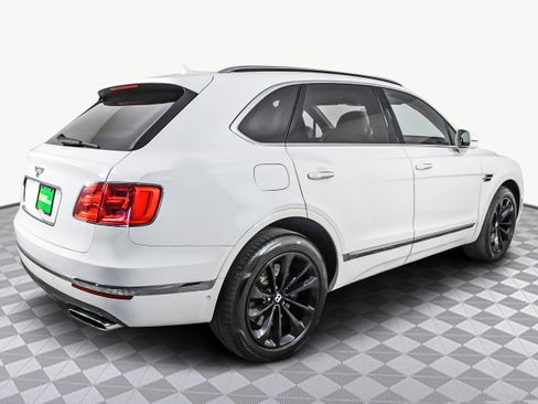 Used 2017 Bentley Bentayga image 8