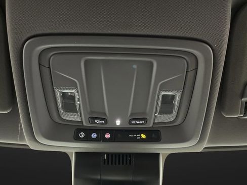 Used 2024 GMC Sierra 2500 SLE w/ SLE Convenience Package image 27