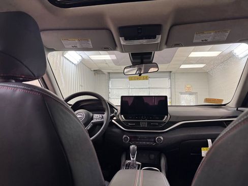 New 2025 Nissan Altima 2.5 SR w/ SR Premium Package image 20