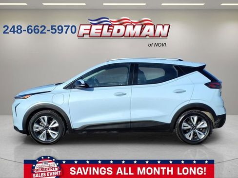 Used 2022 Chevrolet Bolt EUV LT w/ Convenience Package image 2