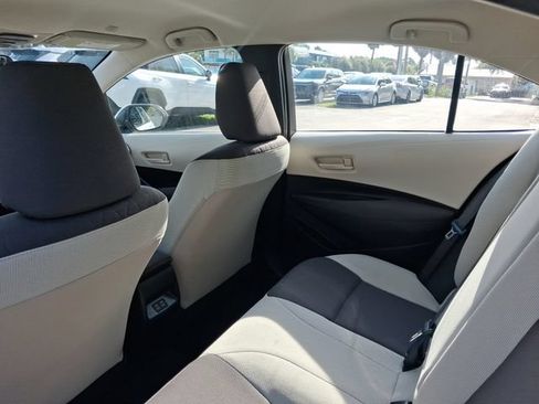 Used 2023 Toyota Corolla LE FWD image 5