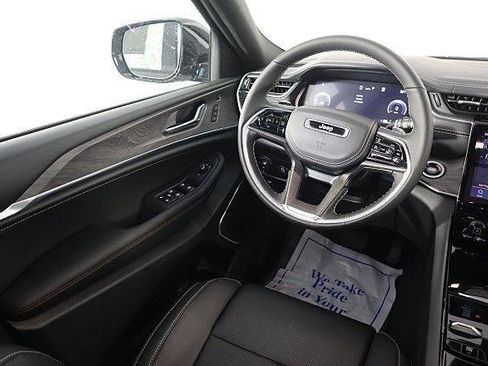 New 2025 Jeep Grand Cherokee Overland w/ Luxury Tech Group IV image 8