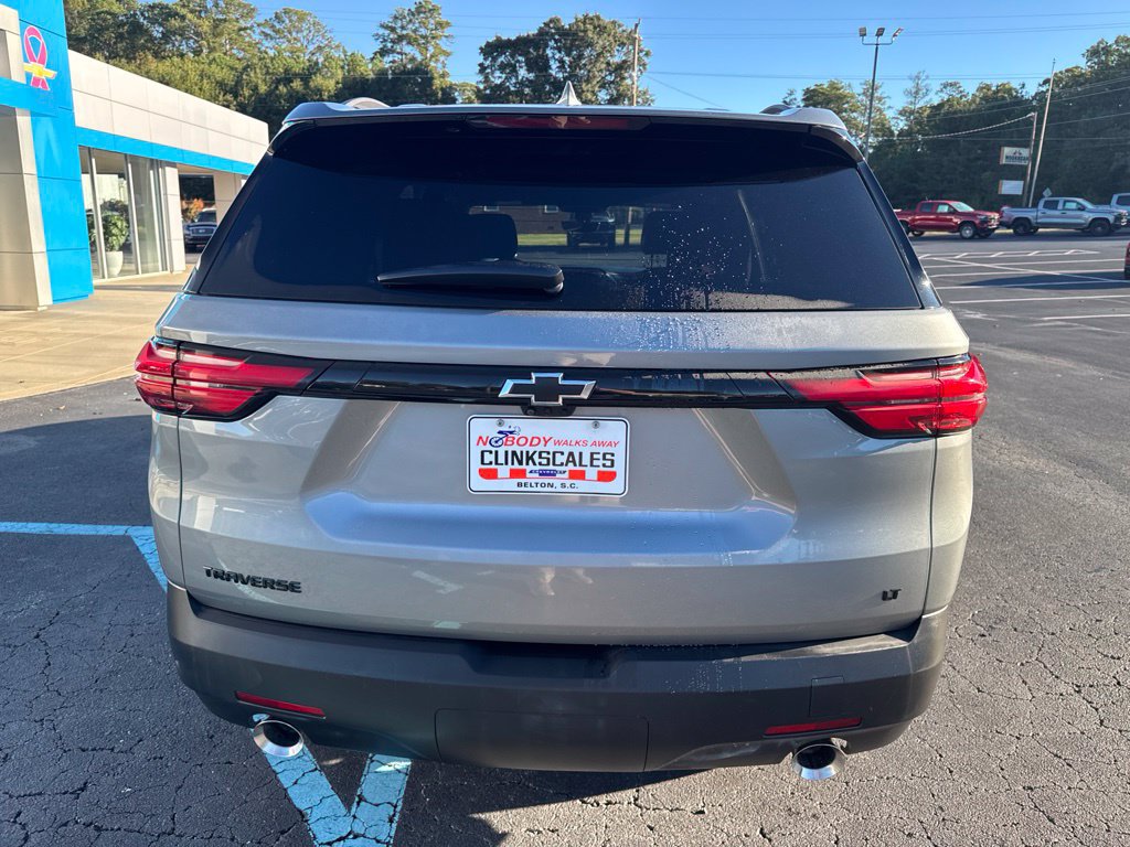 Used 2023 Chevrolet Traverse LT FWD image 6