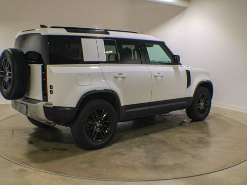 Used 2025 Land Rover Defender 110 S AWD/4WD image 6