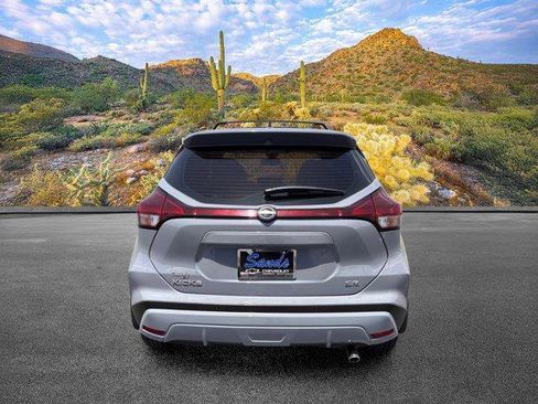 Used 2023 Nissan Kicks SR w/ Interior Electronics Package FWD image 6