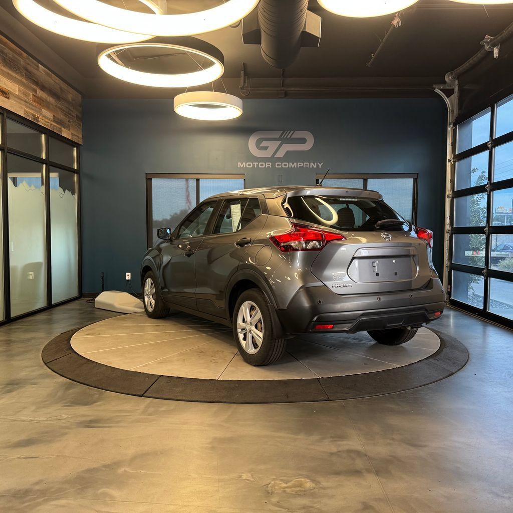 Used 2020 Nissan Kicks S FWD image 5