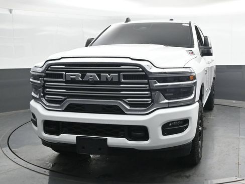 Used 2026 RAM 2500 Laramie AWD/4WD image 6