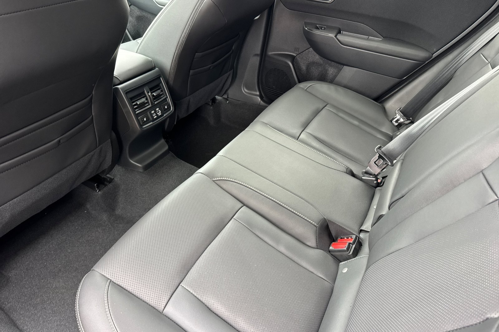New 2026 Subaru Outback Limited AWD/4WD image 12