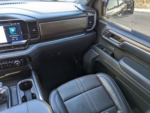 Certified 2025 Chevrolet Silverado 1500 High Country AWD/4WD image 15