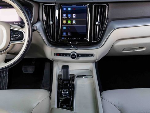 Used 2023 Volvo XC60 T8 Core image 10