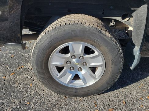 Used 2019 Chevrolet Silverado 1500 LT image 38