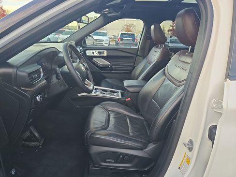 Used 2022 Ford Explorer Platinum w/ Equipment Group 601A image 11