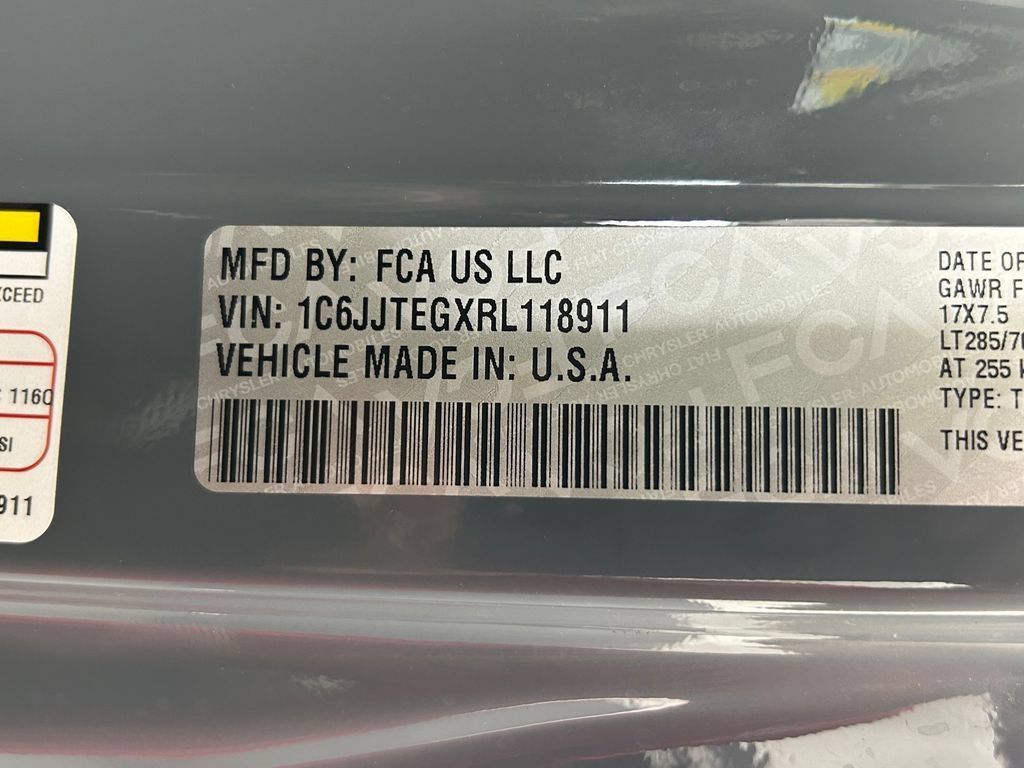 Used 2024 Jeep Gladiator Mojave AWD/4WD image 41