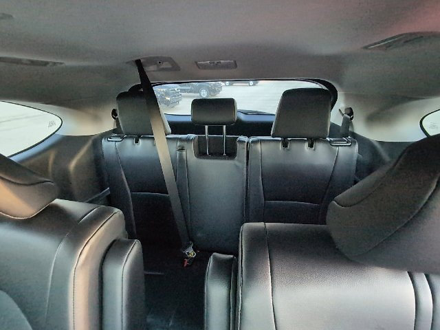 Used 2025 Toyota Highlander XLE FWD image 13