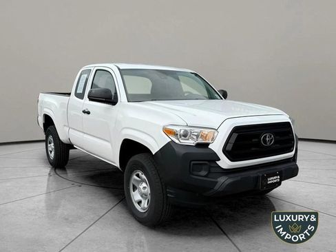 Used 2022 Toyota Tacoma SR image 11