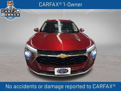 Used 2025 Chevrolet Trax LT w/ Driver Confidence Package FWD image 2