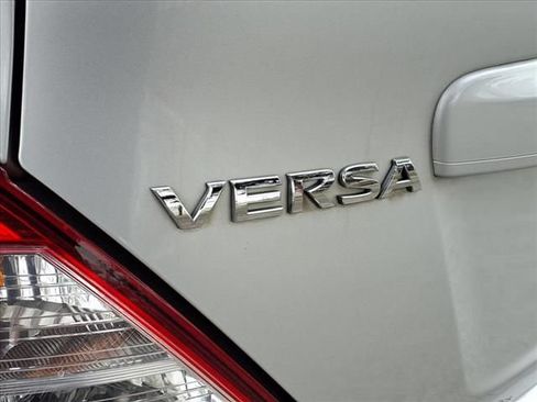 Used 2015 Nissan Versa S FWD image 10