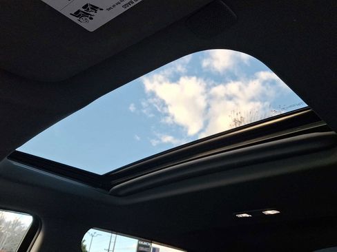 Used 2020 GMC Sierra 1500 SLT w/ SLT Premium Plus Package image 17