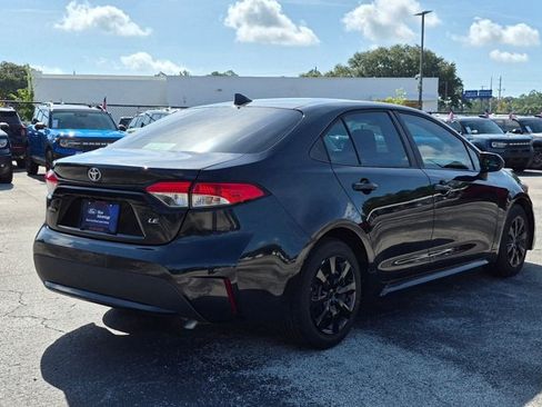 Used 2021 Toyota Corolla LE FWD image 5