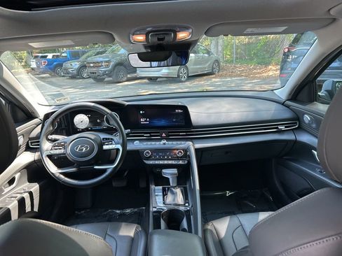 Used 2021 Hyundai Elantra Limited FWD image 27