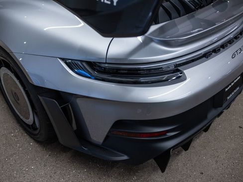 Certified 2025 Porsche 911 GT3 RS RWD image 28