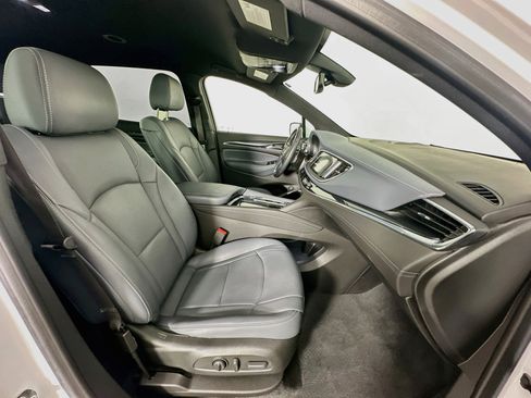 Used 2023 Buick Enclave Essence FWD image 32