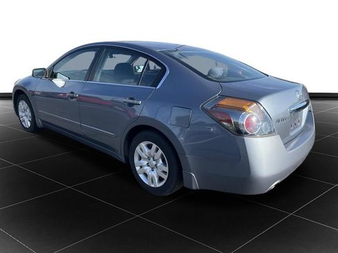 Used 2010 Nissan Altima 2.5 S FWD image 3