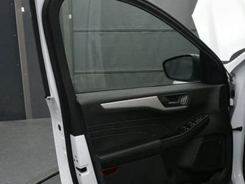 Used 2022 Ford Escape S AWD/4WD image 10
